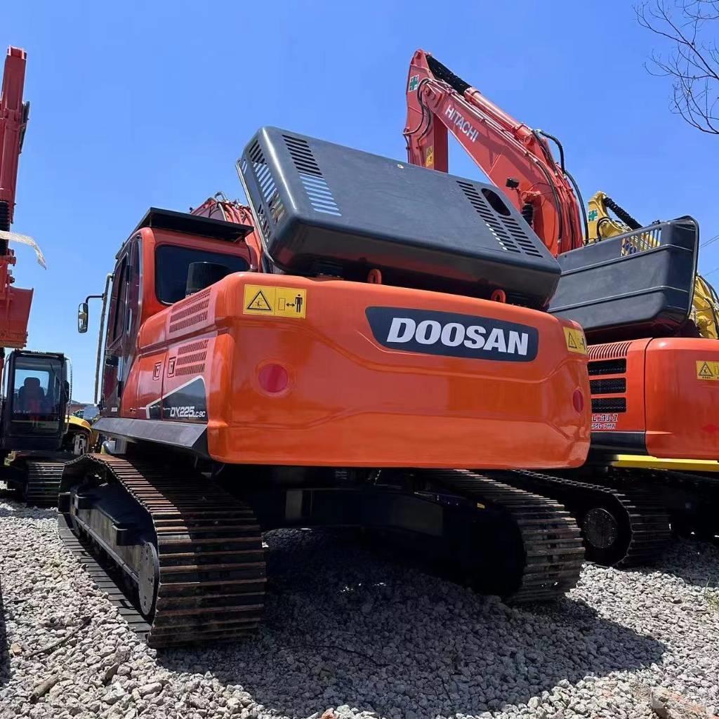 Doosan DX 225 LC Excavatoare pe șenile
