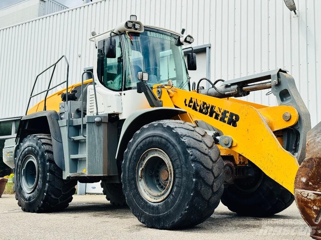Liebherr L 566 Incarcator pe pneuri