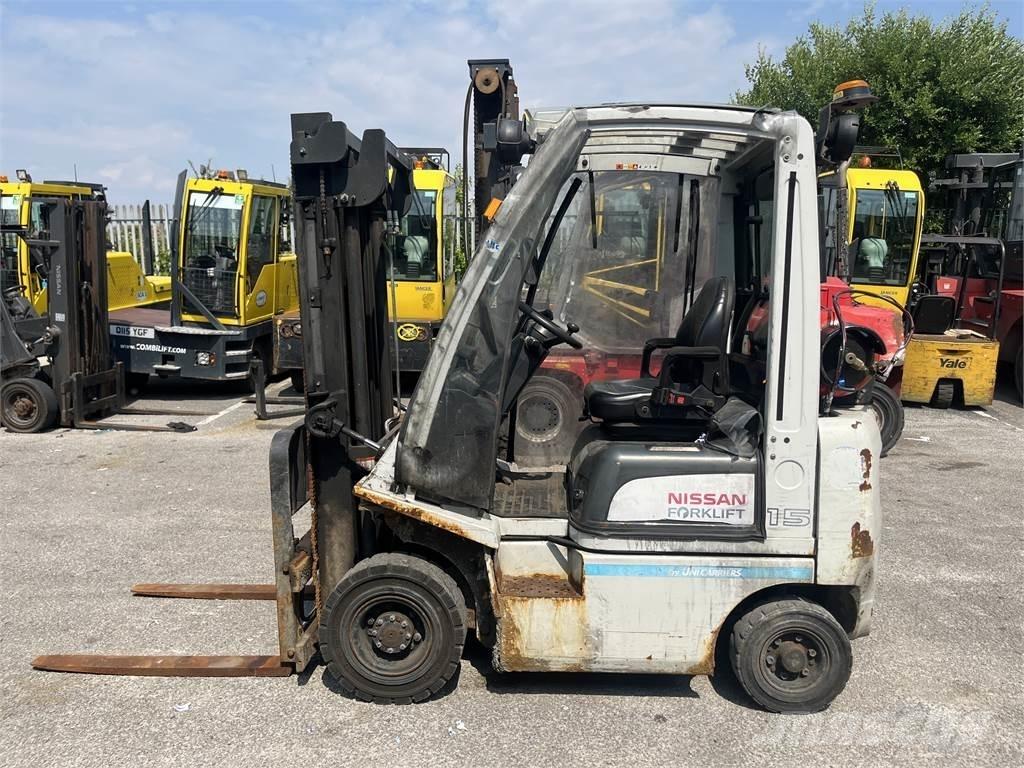 Nissan P1D1A15LQ Stivuitor GPL