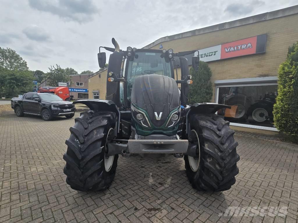 Valtra T 174 Tractoare