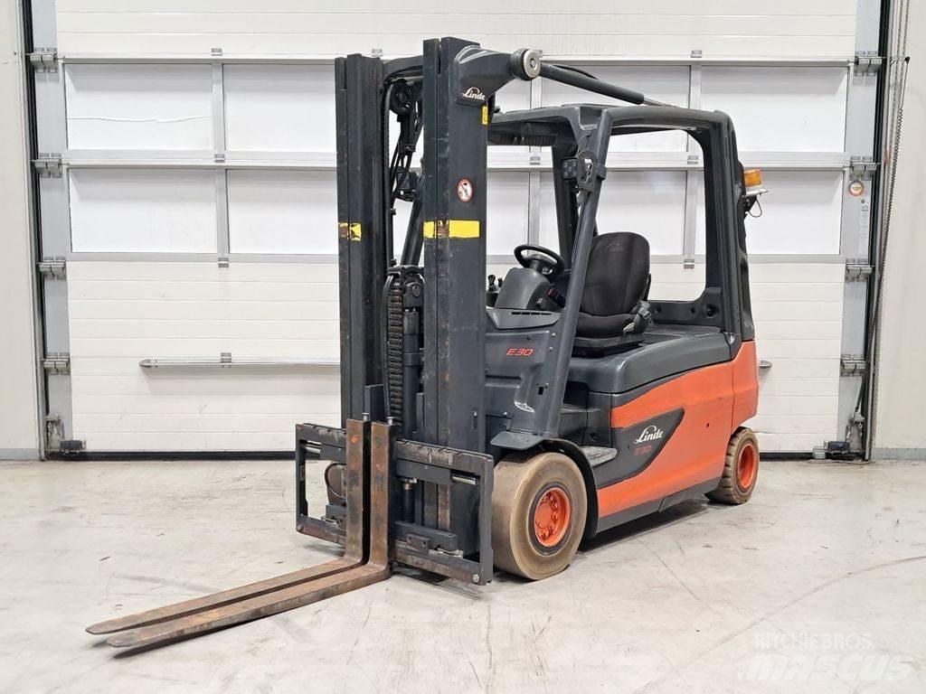Linde E30L-01 Stivuitor electric
