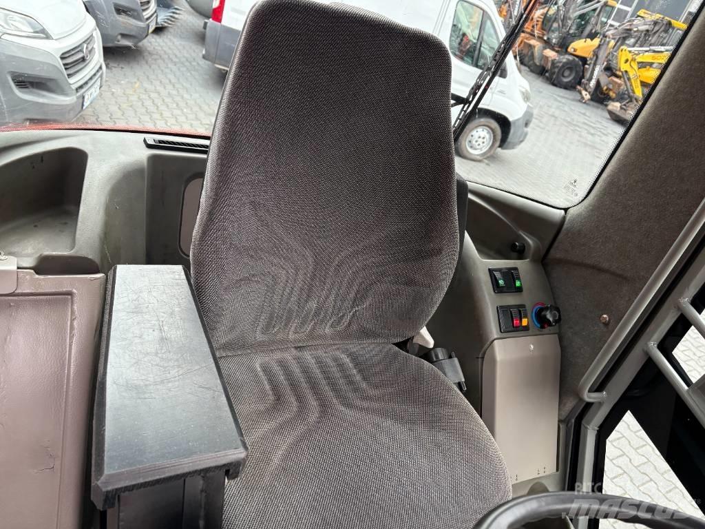 Atlas AR 65 Incarcator pe pneuri