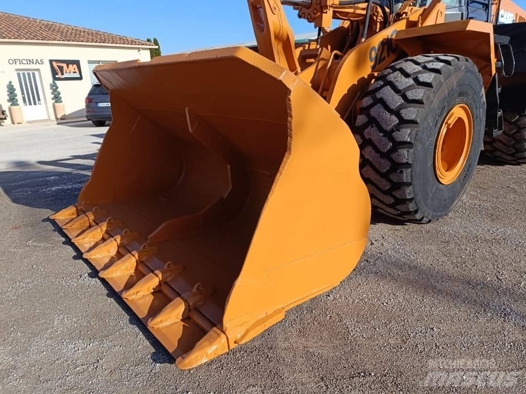 CASE 921 C/2 Incarcator pe pneuri