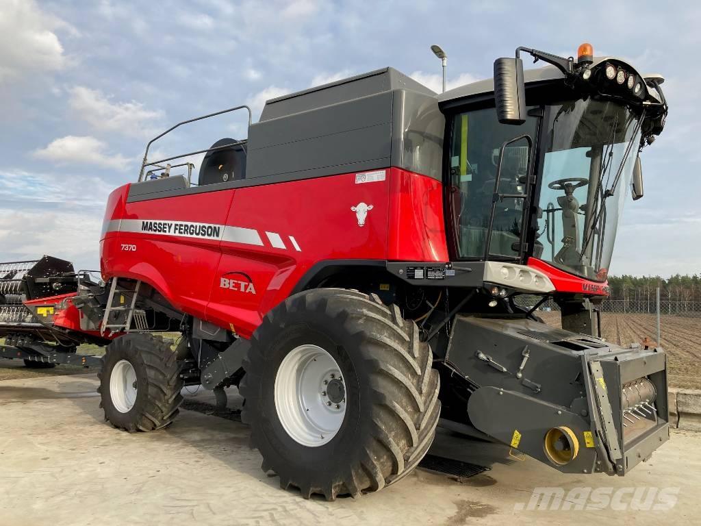 Massey Ferguson 7370 Combine de secerat