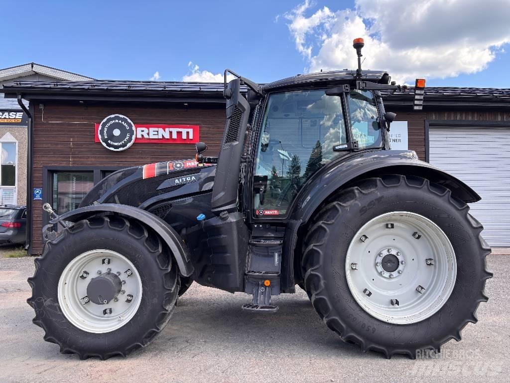 Valtra T 215 Versu Tractoare