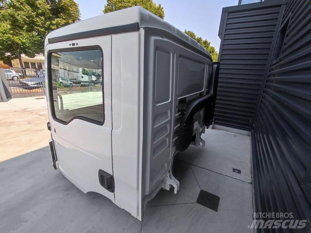 MAN TGL TGM Cabine si interior