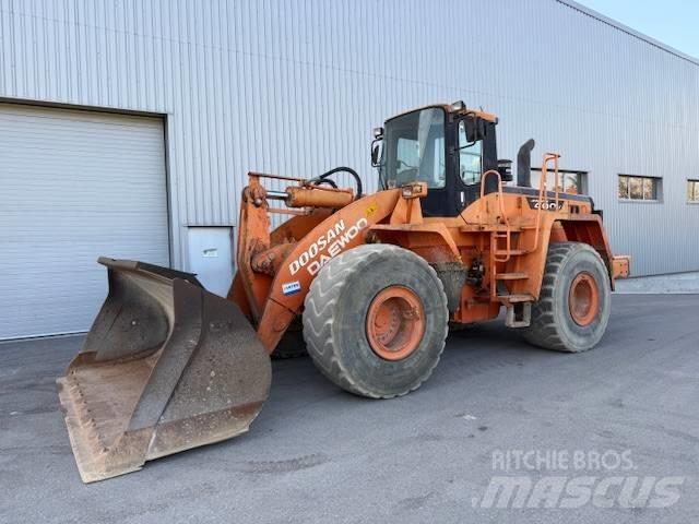 Doosan DL 400 Incarcator pe pneuri