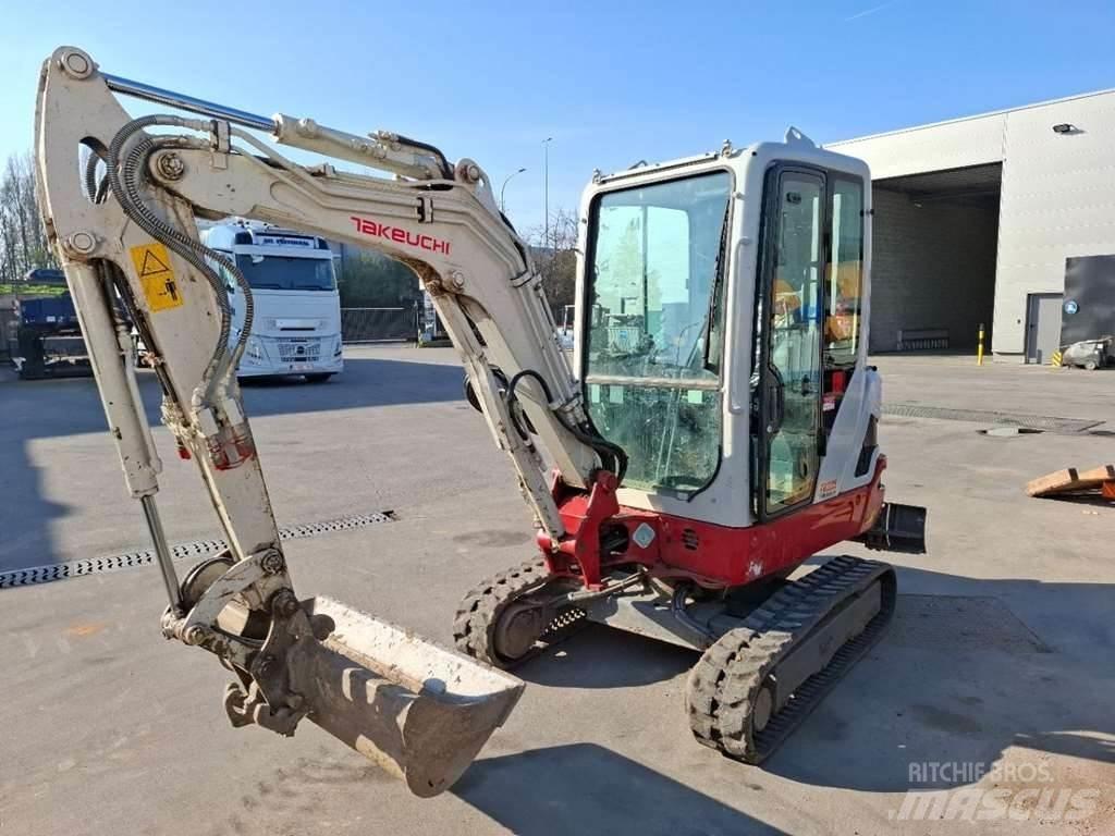 Takeuchi TB225LSA Mini excavatoare < 7t