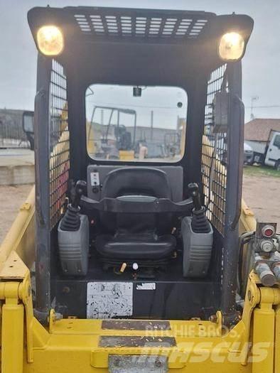 Komatsu SK815 Mini incarcatoare