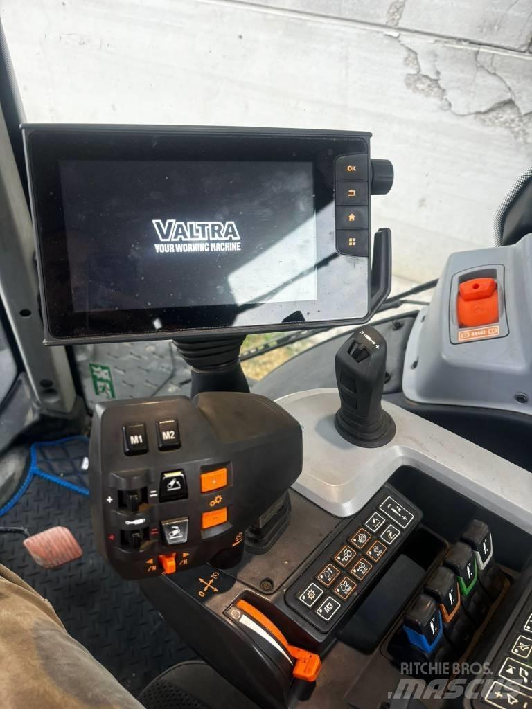 Valtra T 254 V Tractoare