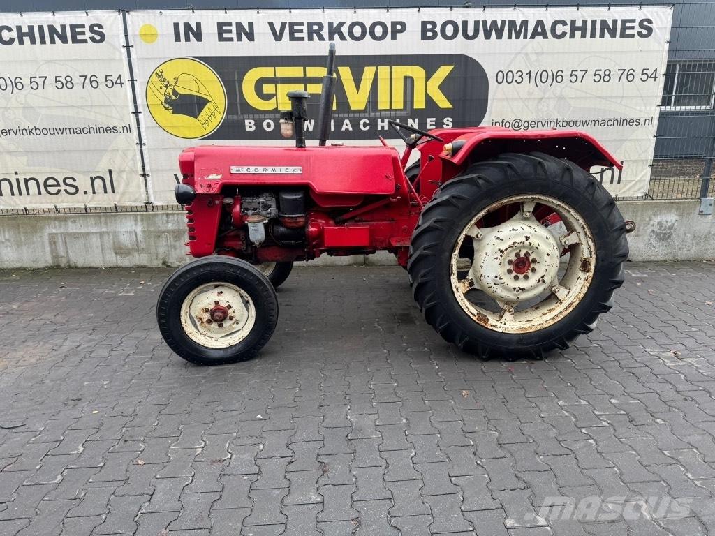 McCormick Oltimer Tractoare