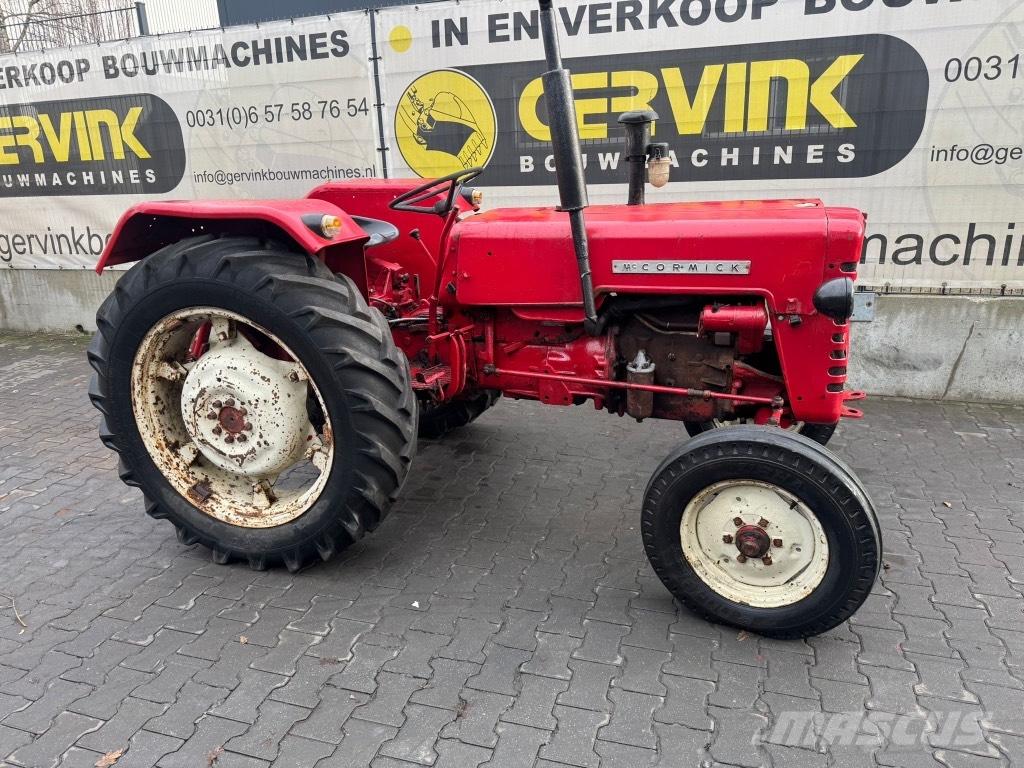 McCormick Oltimer Tractoare