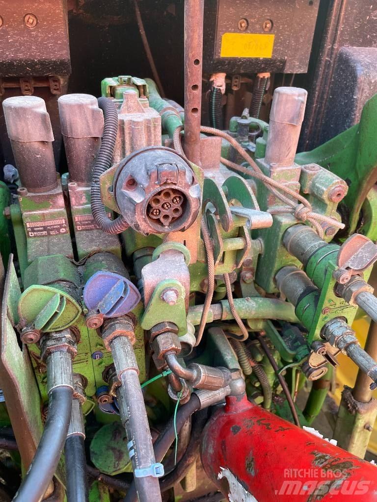 John Deere 6630STD Tractoare