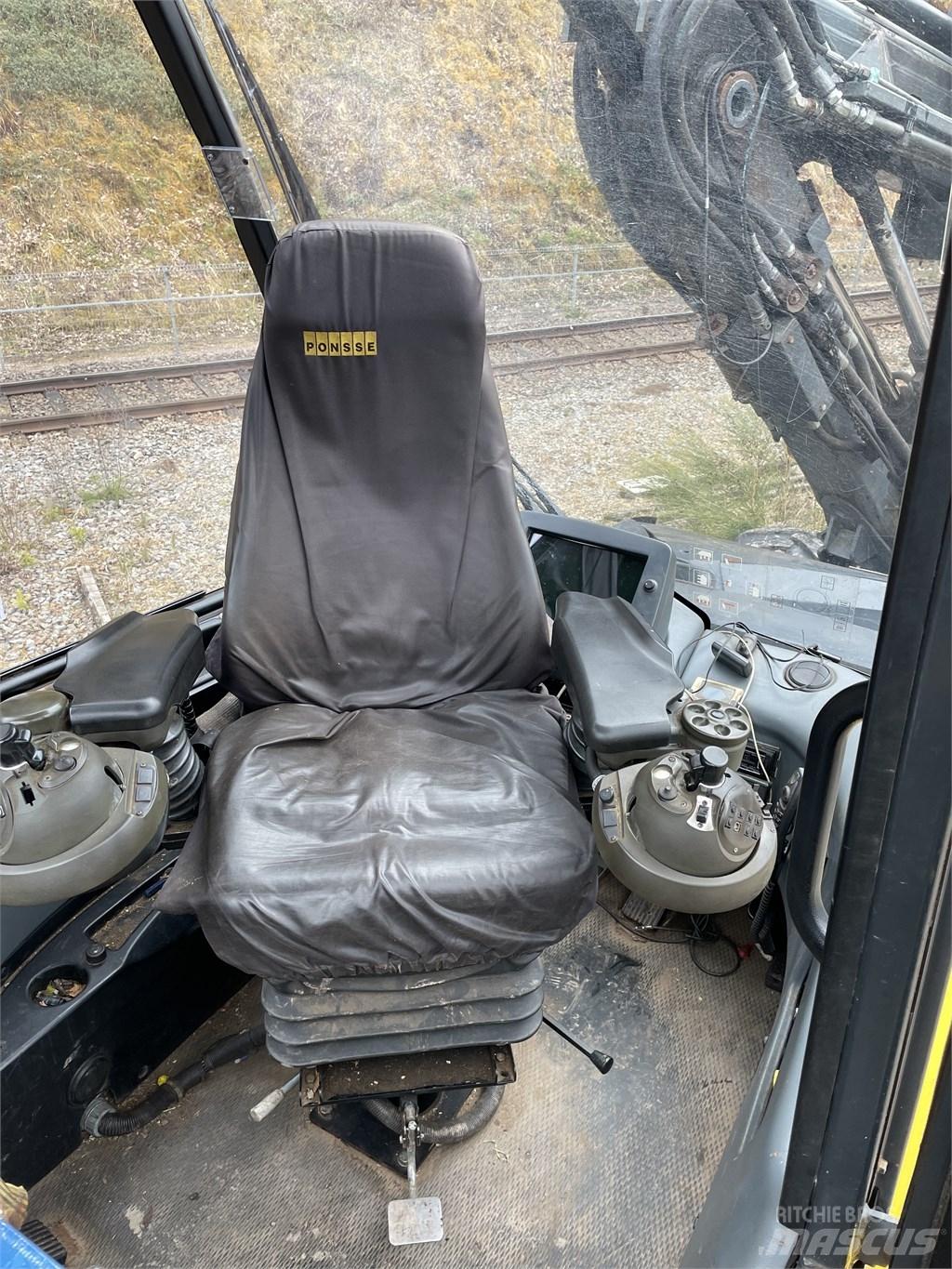 Ponsse Ergo 6W Combine forestiere