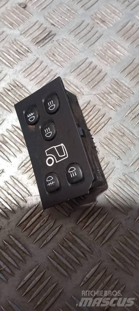 Scania R 440.    2091754 Cabine si interior