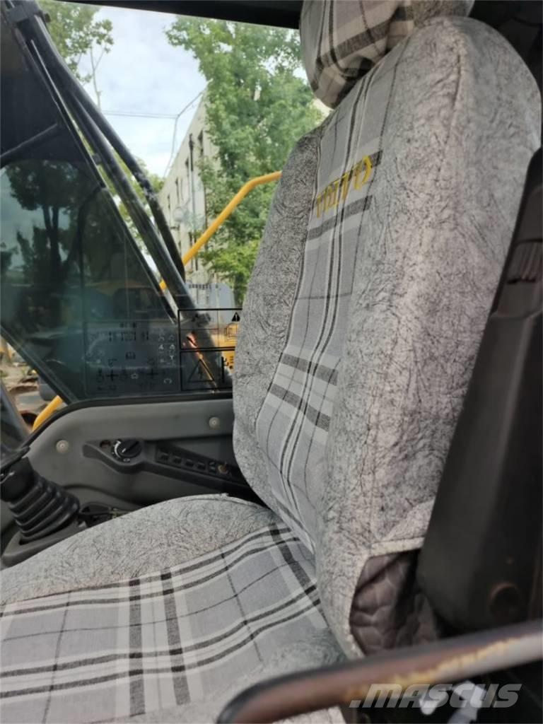 Volvo EC 140 B LC Excavatoare pe șenile
