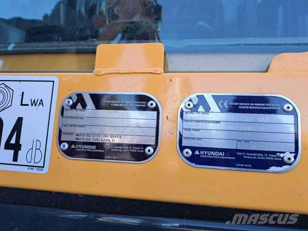 Hyundai R30 Z-9AK Mini excavatoare < 7t