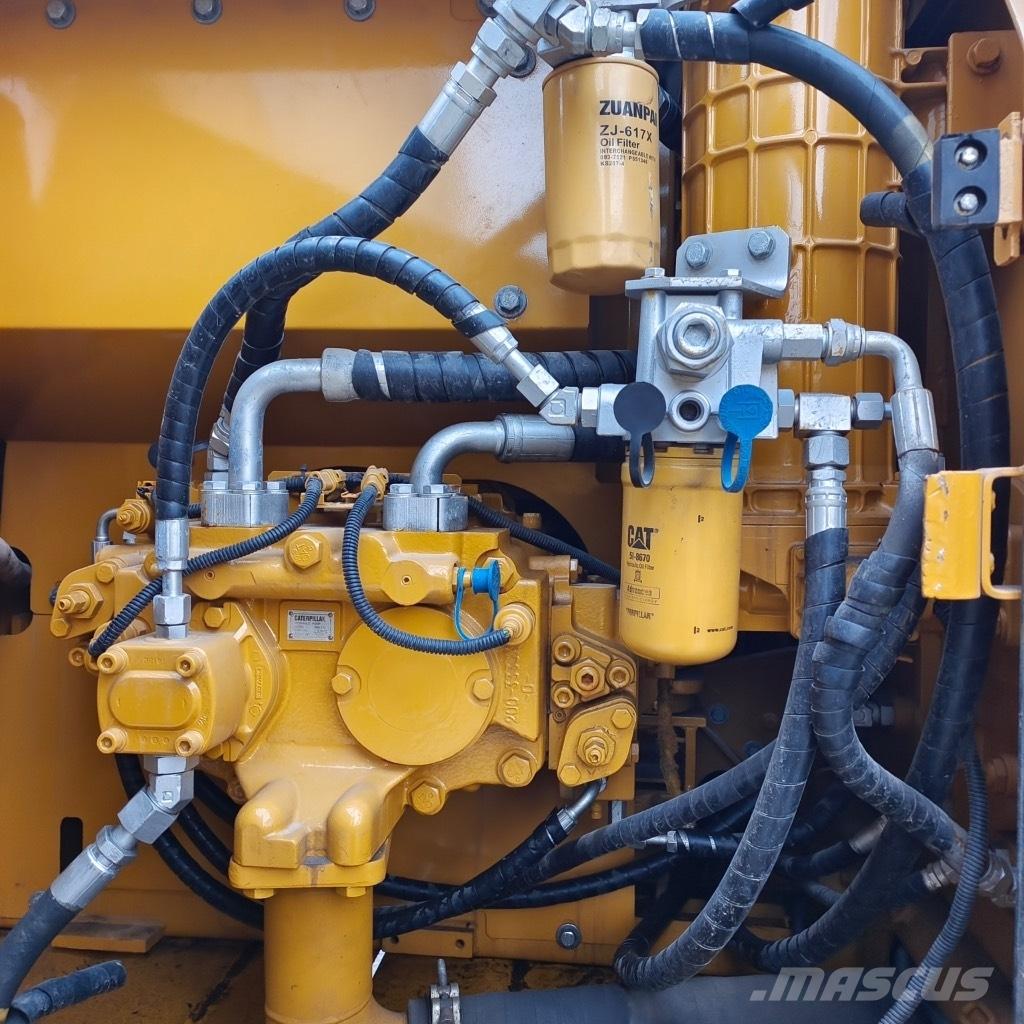 CAT 320 D2L Excavatoare pe șenile
