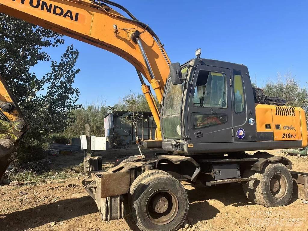 Hyundai R210W-9 Excavatoare cu roti