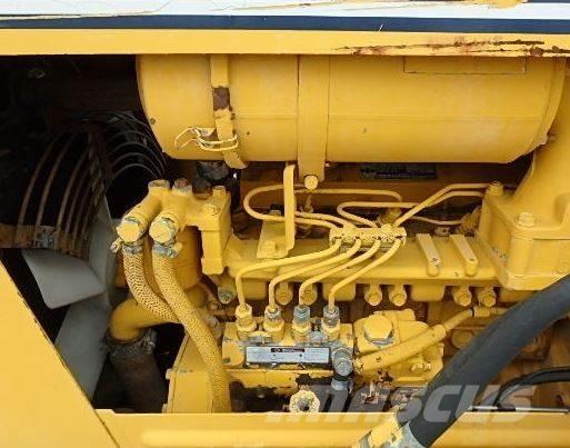 Komatsu D 20 A-6 Buldozere pe senile