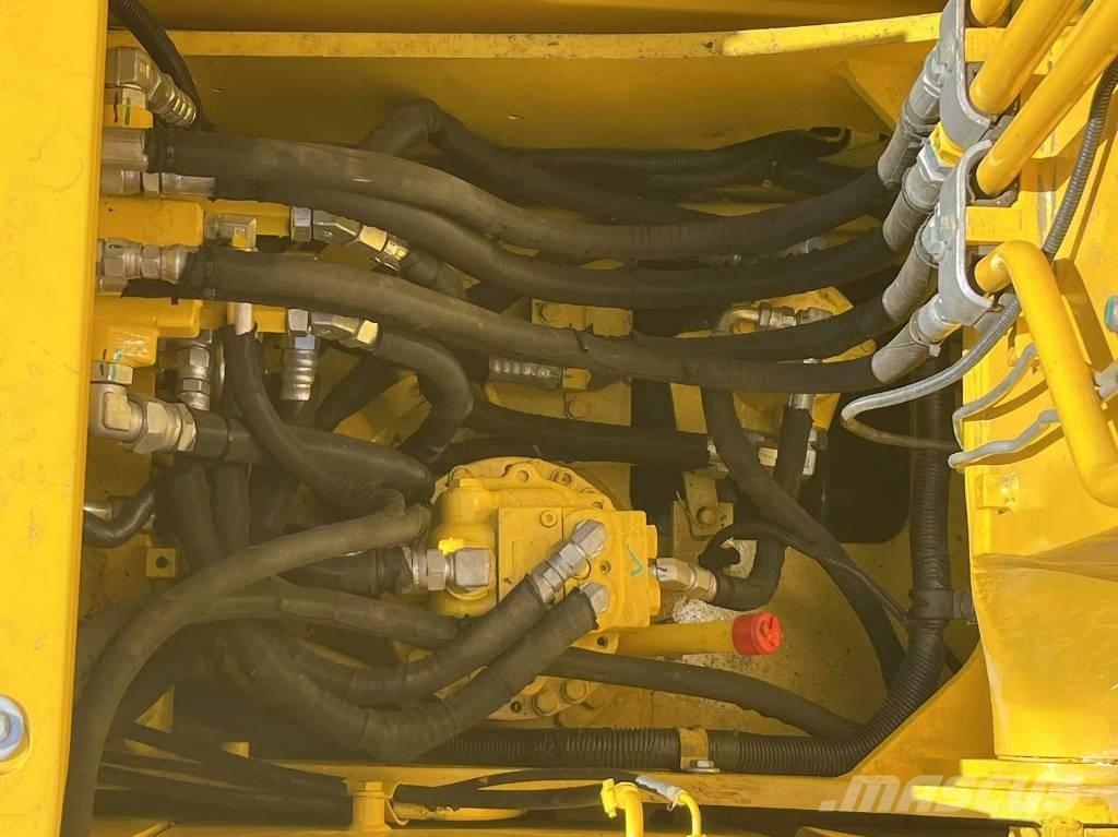 Komatsu PC 130 Excavatoare pe șenile
