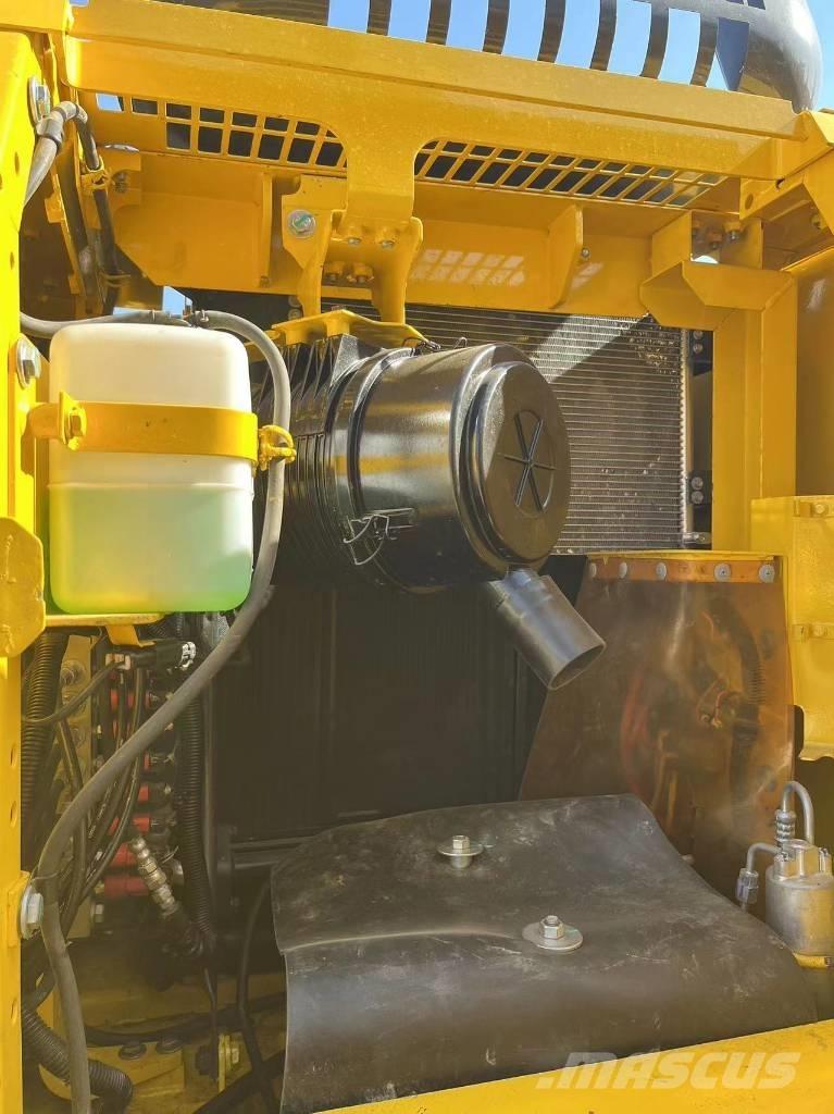 Komatsu PC 130 Excavatoare pe șenile
