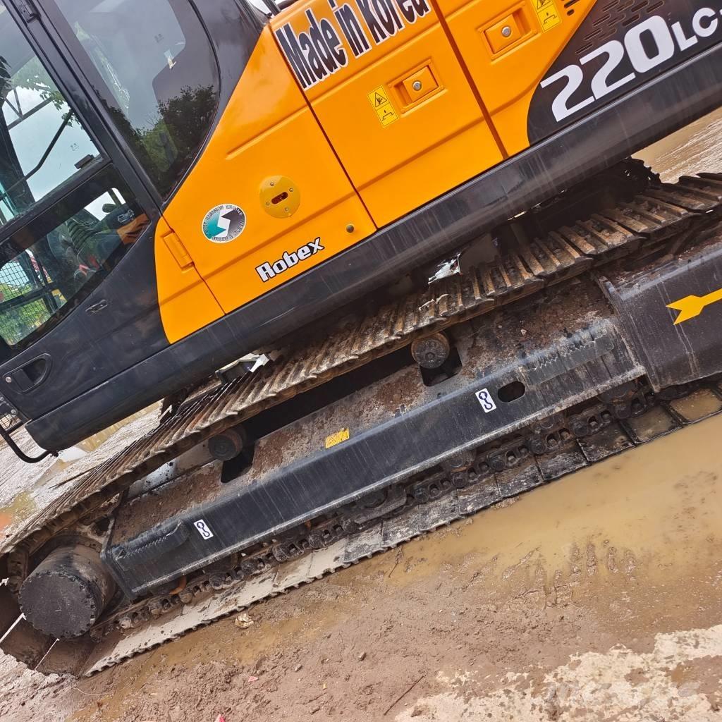 Hyundai 220 LC-9S Excavatoare pe șenile
