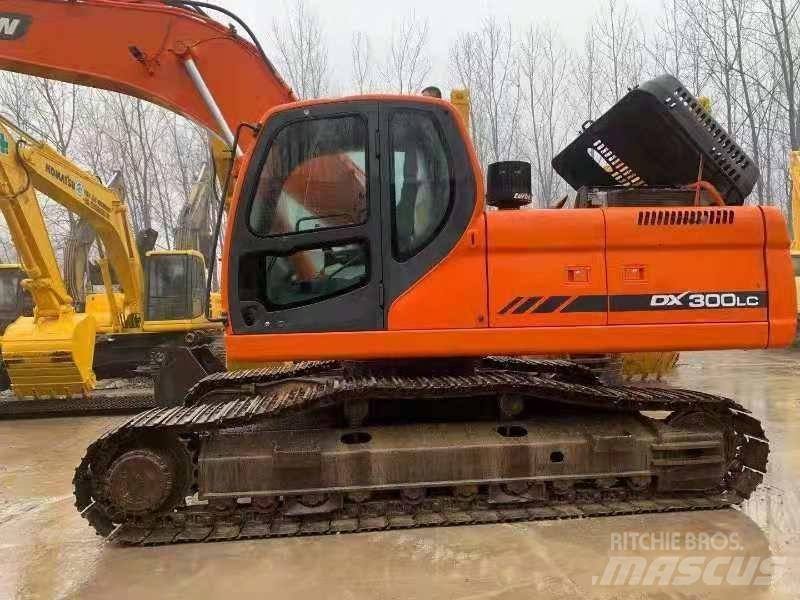 Doosan DX300LC Excavatoare pe șenile
