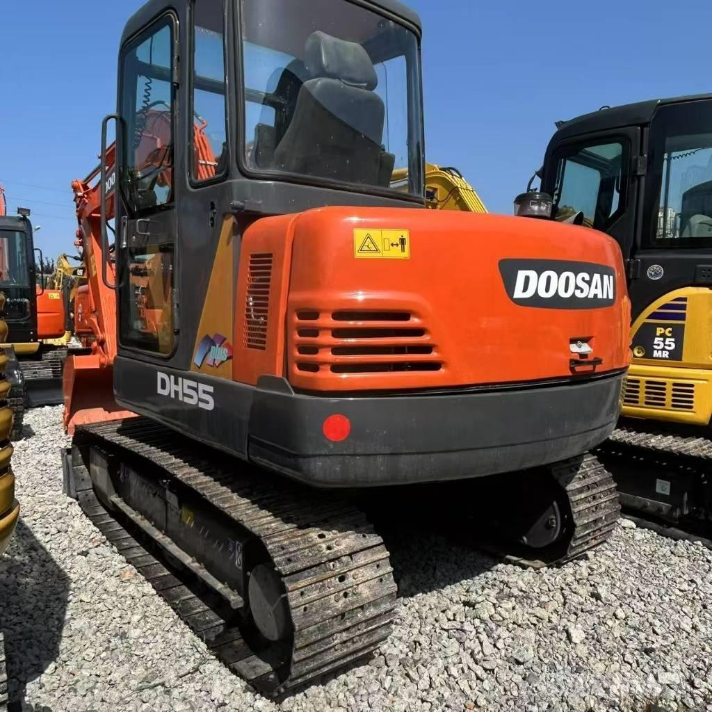 Doosan 55 Excavatoare pe șenile
