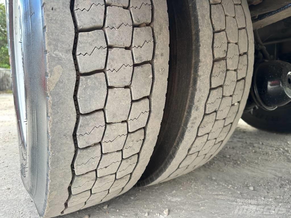 Ford F 750 XL SD Camioane cu macara