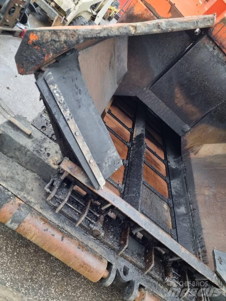 ABG Titan 8820 Pavatoare asfalt