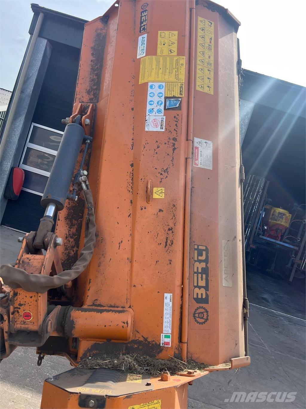 Berti TAPS 200 Rough, trim and surrounds mowers