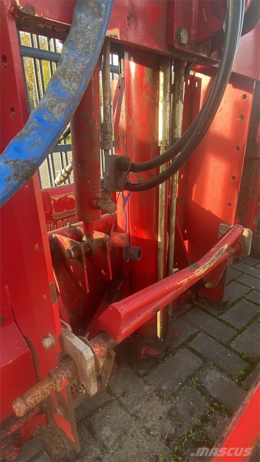 BvL megastar 195 Utilaje si accesorii folosite la cresterea animalelor