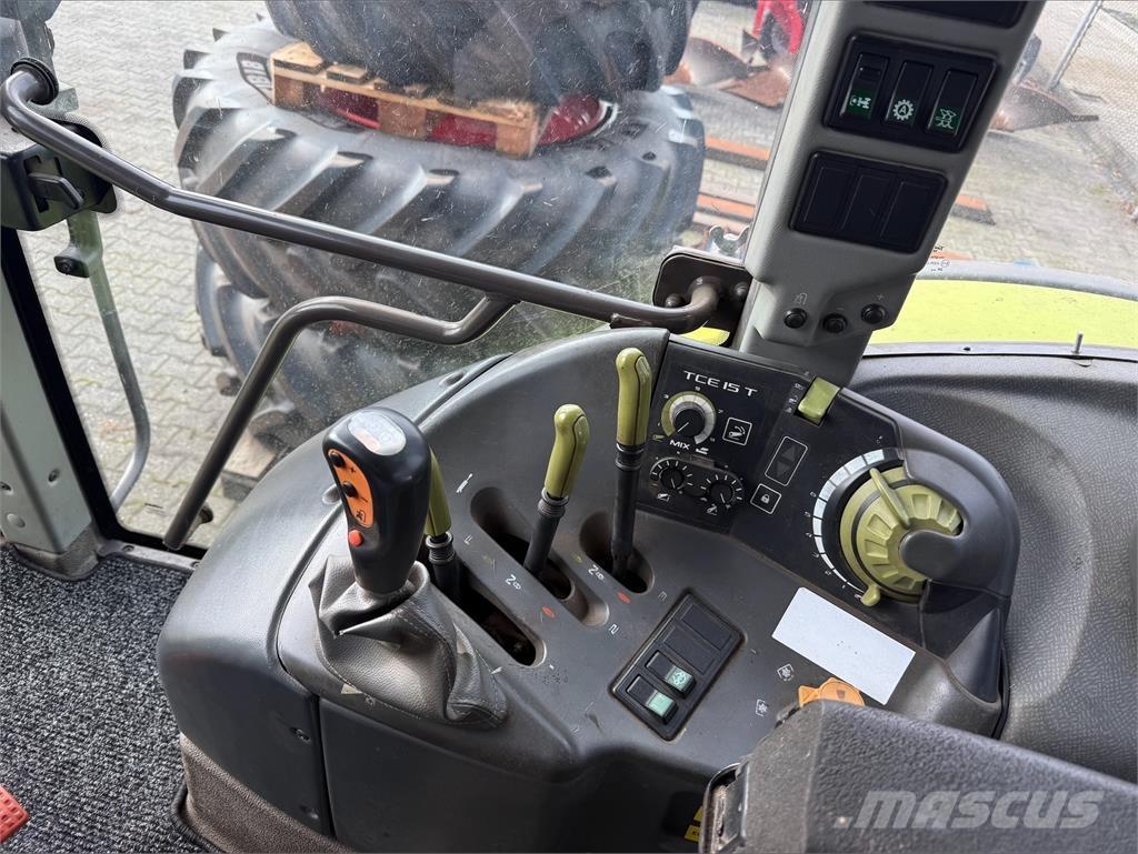 CLAAS Ares 697 ATZ Tractoare