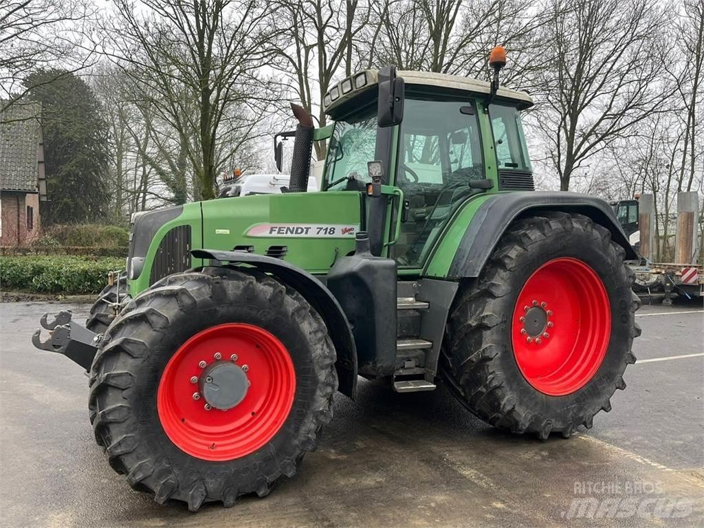 Fendt 718 COM3 Tractoare