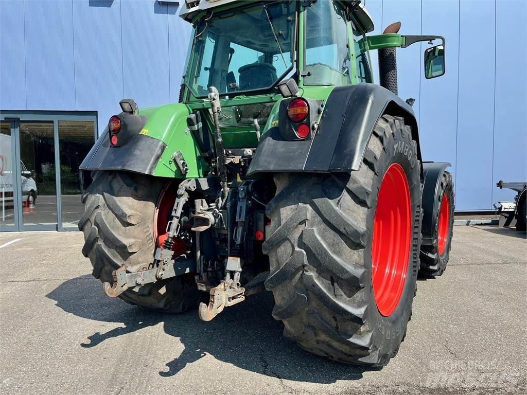 Fendt 718 COM3 Tractoare