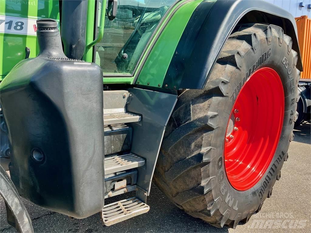Fendt 718 COM3 Tractoare