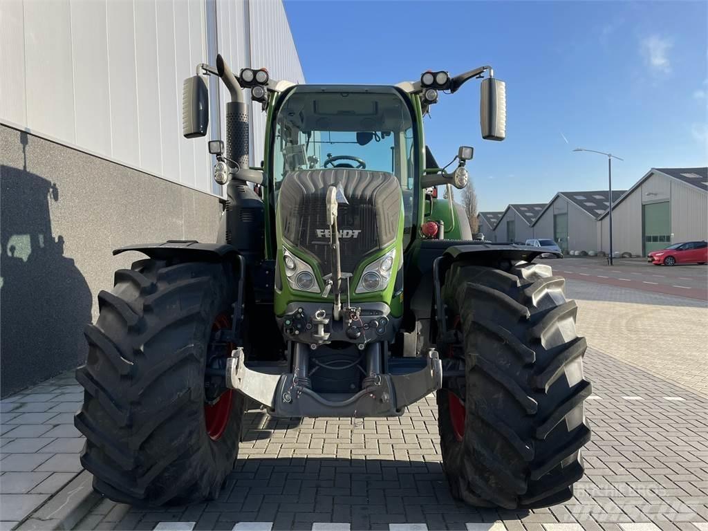 Fendt 724 S4 Tractoare