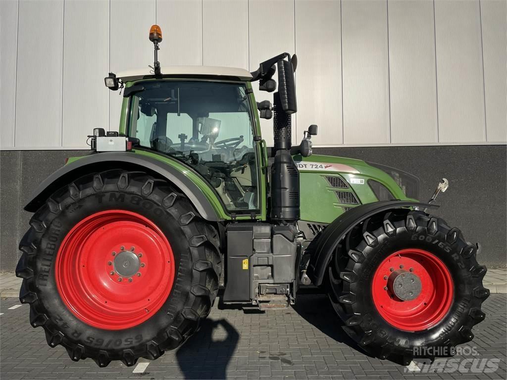 Fendt 724 S4 Tractoare