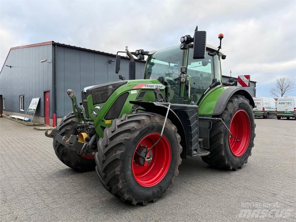 Fendt 724 S4 Tractoare