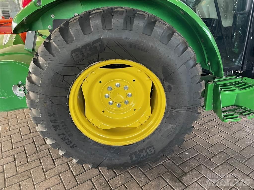 John Deere 5058 Tractoare