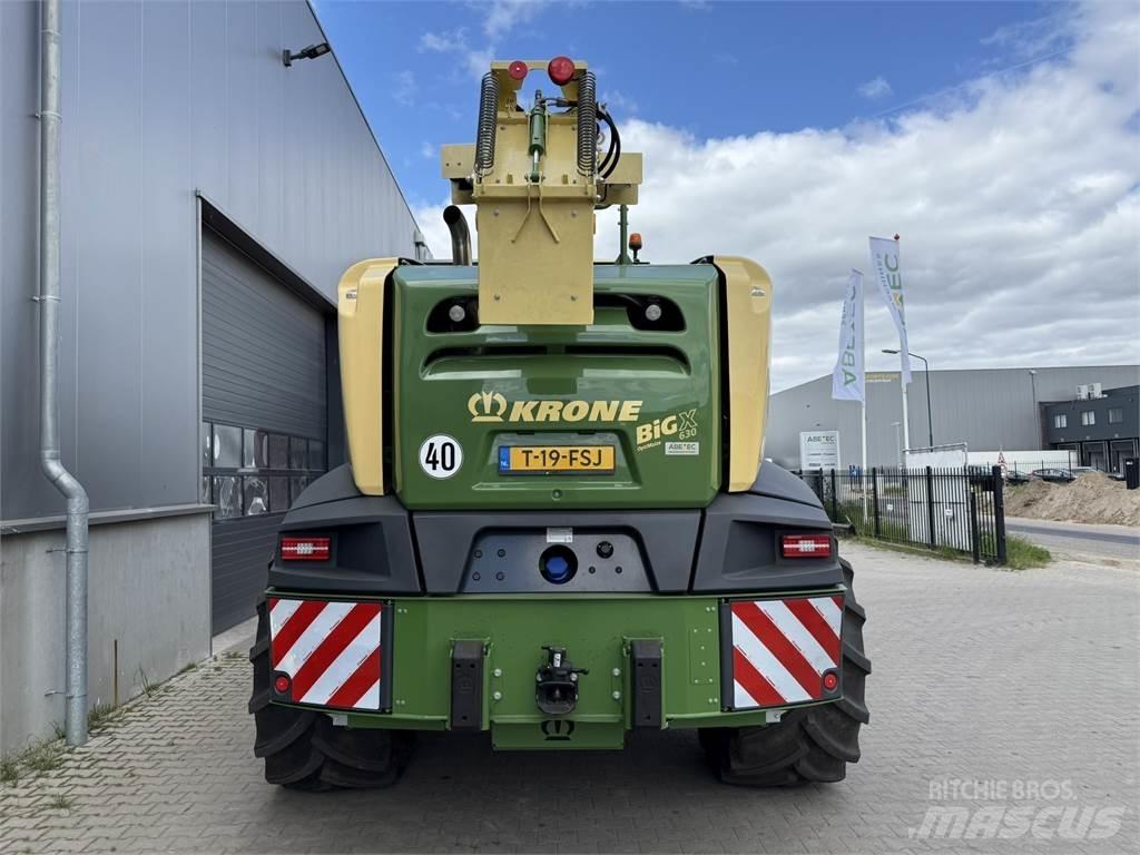 Krone BigX 630 Debalotare, taiere, impachetare