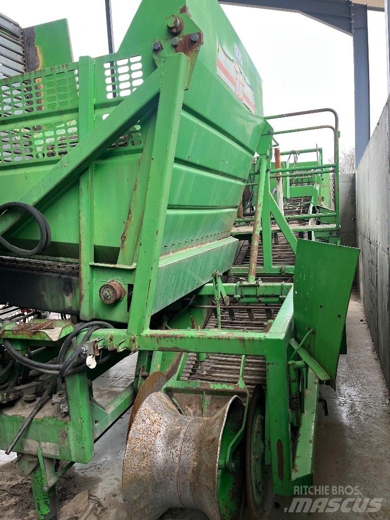 AVR 120mc Recoltatoare de radacinoase