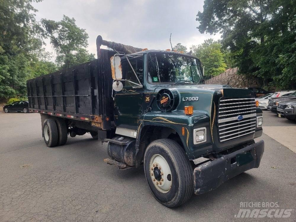 Ford L 7000 Autobasculanta