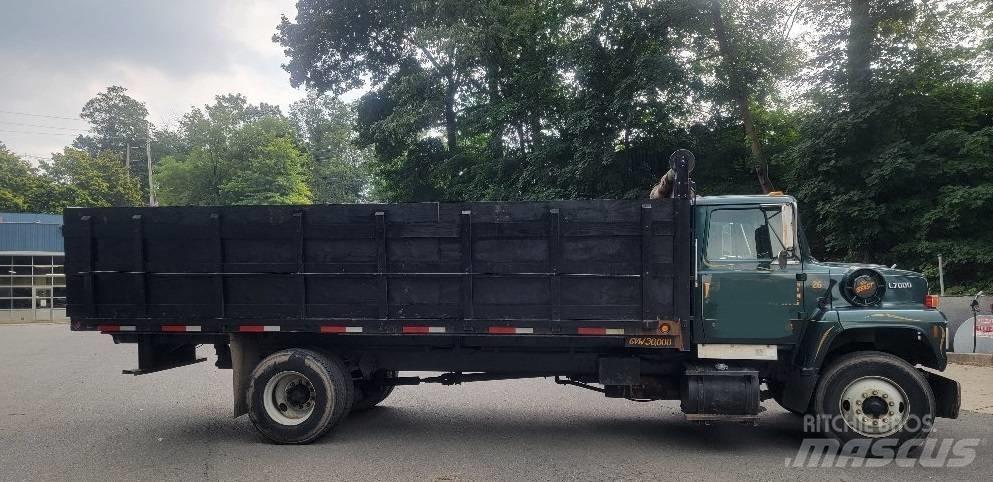 Ford L 7000 Autobasculanta