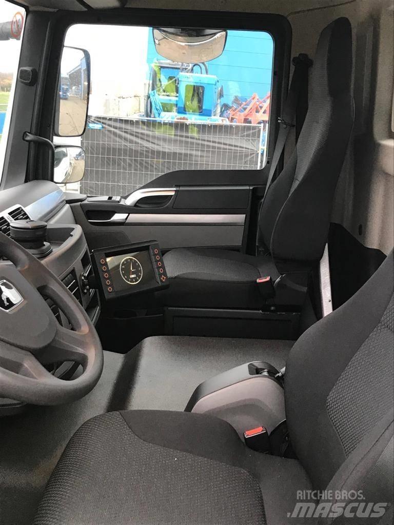Palfinger P 370 KS Platforme aeriene montate pe camion