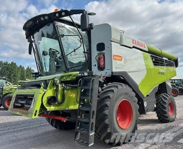 CLAAS LEXION 7400 Combine de secerat