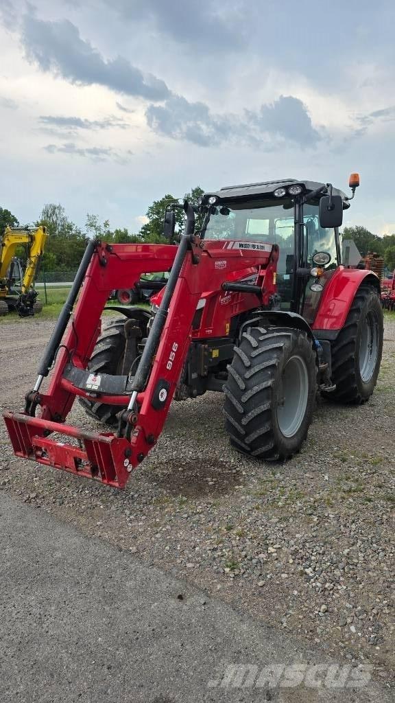 Massey Ferguson 5713 Tractoare