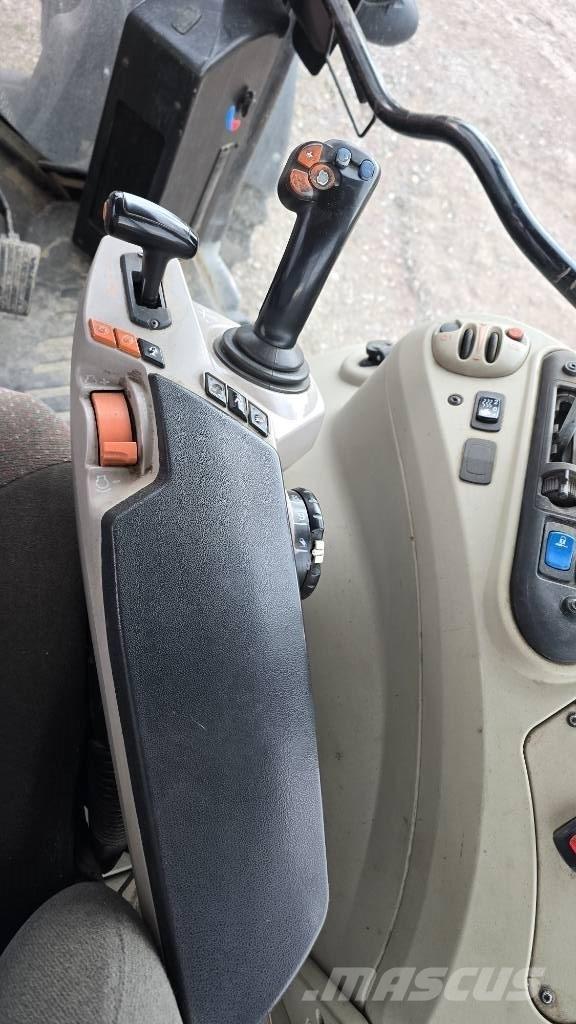Massey Ferguson 5713 Tractoare