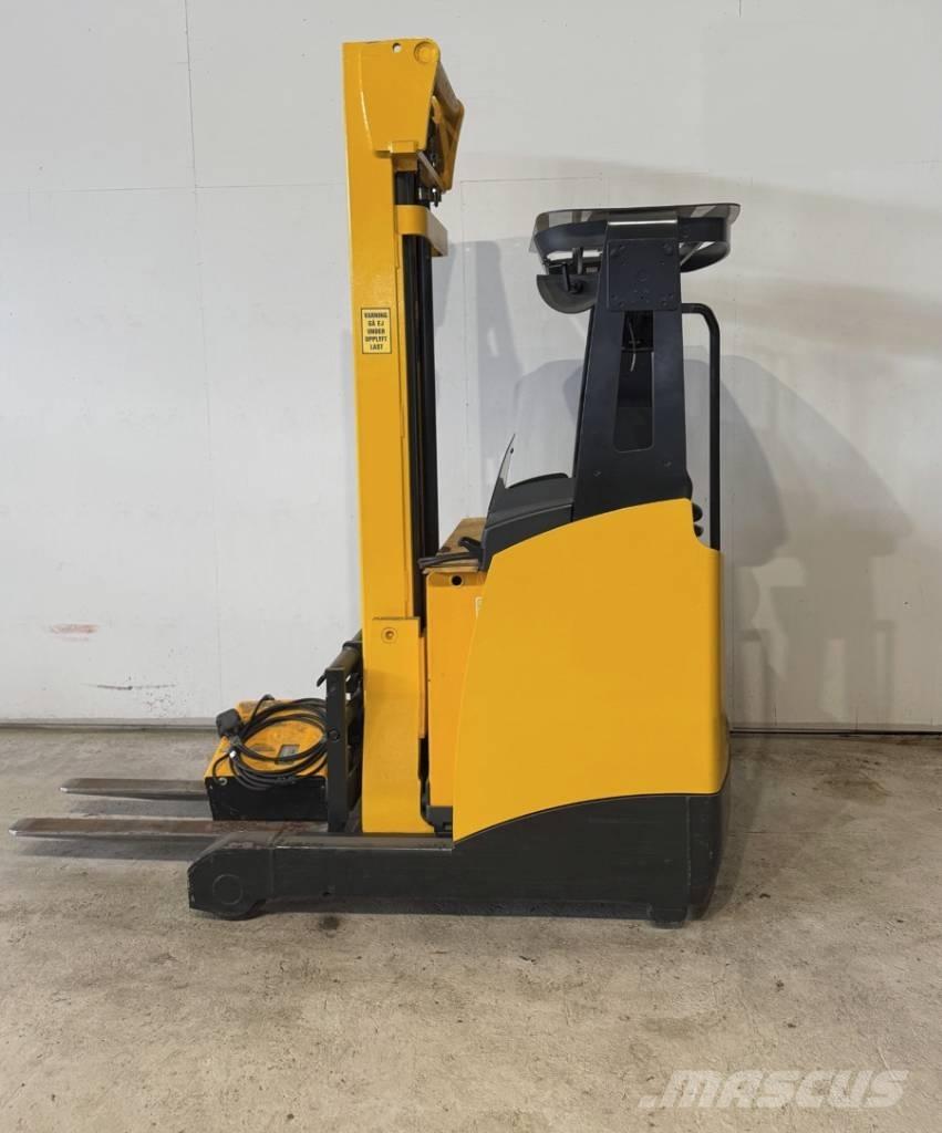 Jungheinrich ETV 112 Stivuitor cu catarg retractabil